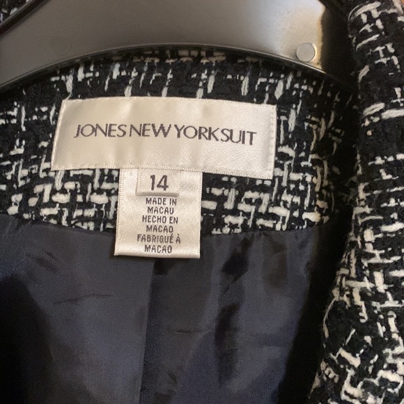 JONES NEW YORK SUIT JACKET - Picture 2 of 9